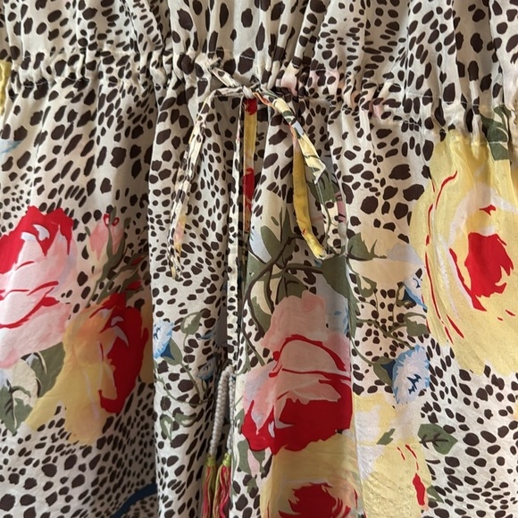 Johnny Was Silk Floral Print V-Neck Animal Print Tunic Blouse Swim size Medium - Picture 4 of 6
